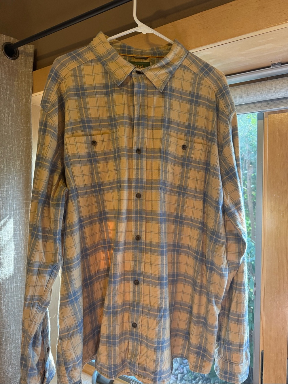 Marsh Wear Men's Plaid Button-Up Shirt in Cream and Light Blue